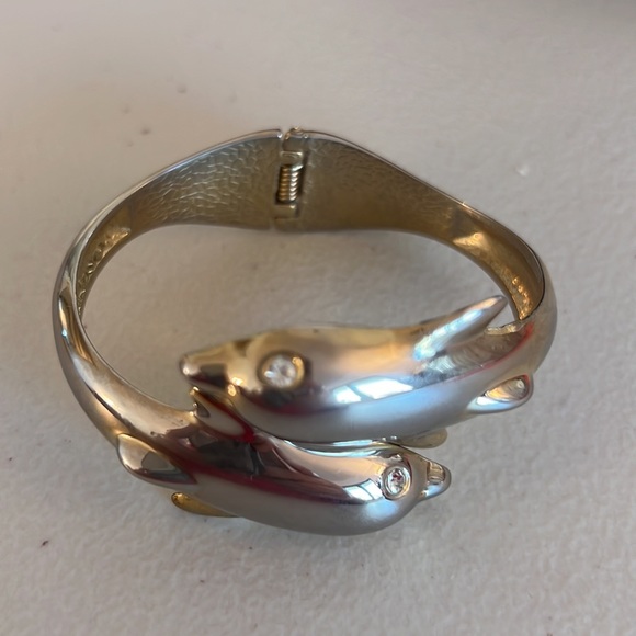 Vintage Double DOLPHINS 1980’s Hinged Bracelet Silver Tone - Picture 2 of 5